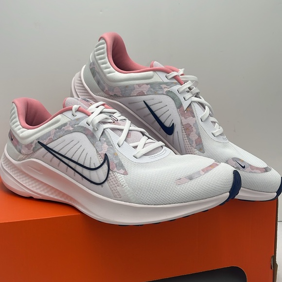 NIKE Men’s QUEST 5 PRM
WHITE/MIDNIGHT NAVY-
PEARL PINK-CORAL CHALK
FB6944-100 - Picture 5 of 16